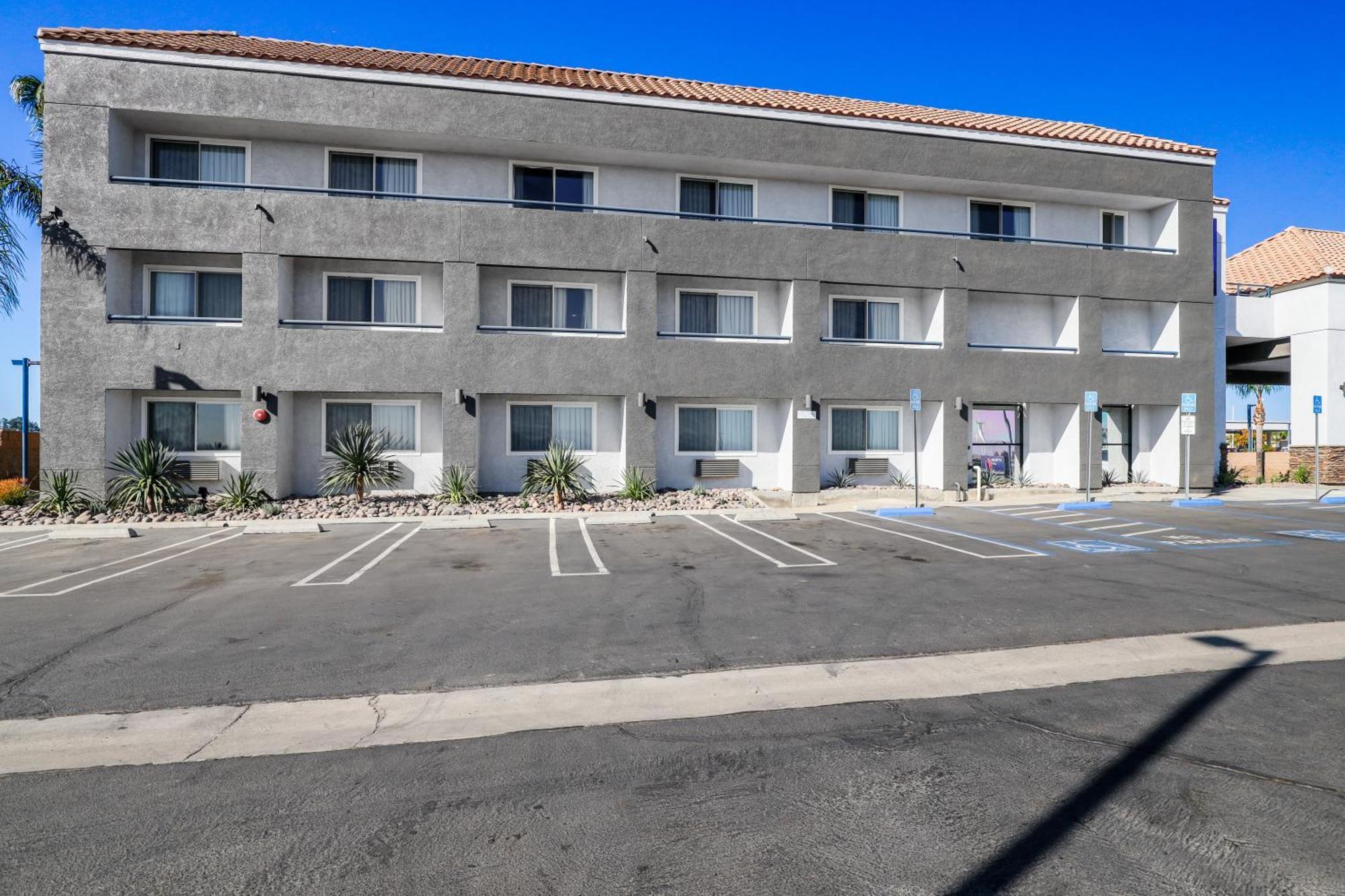 Studio 6 Suites Perris, Ca Buitenkant foto