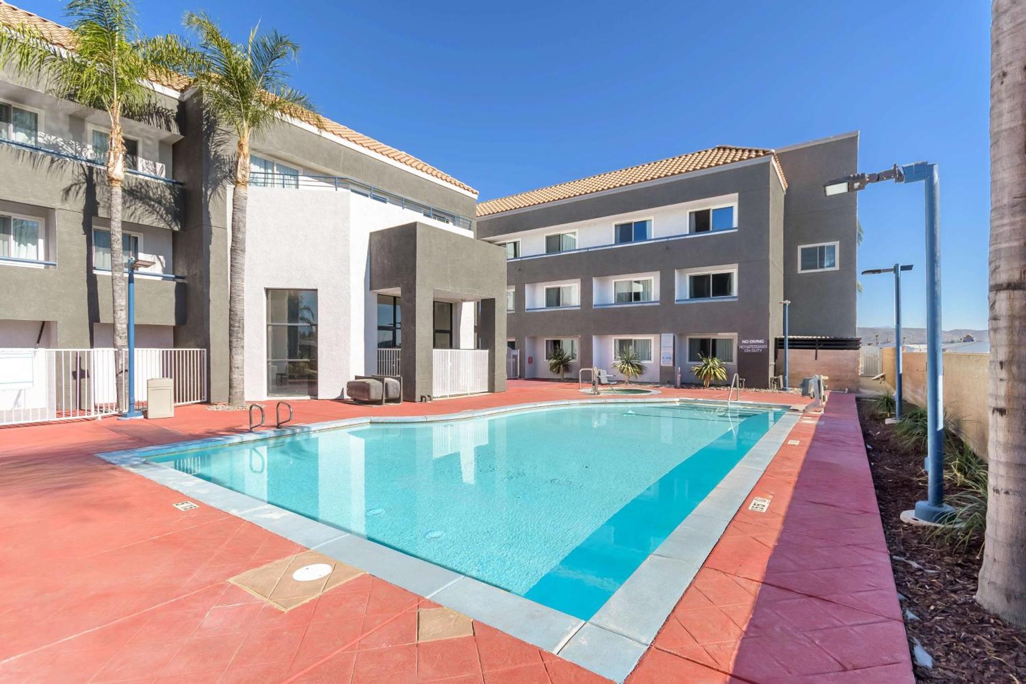 Studio 6 Suites Perris, Ca Buitenkant foto